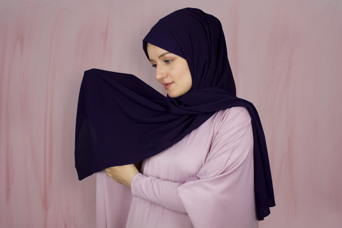 Dark Mauve x Rich Chiffon